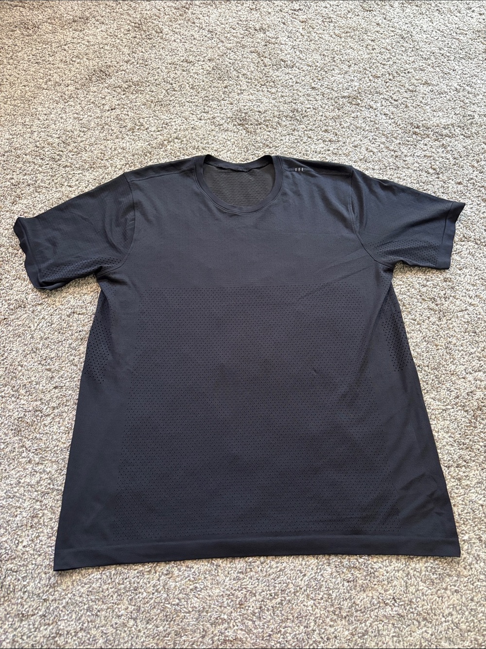 Lululemon Men’s Metal Vent Tech Tee size large